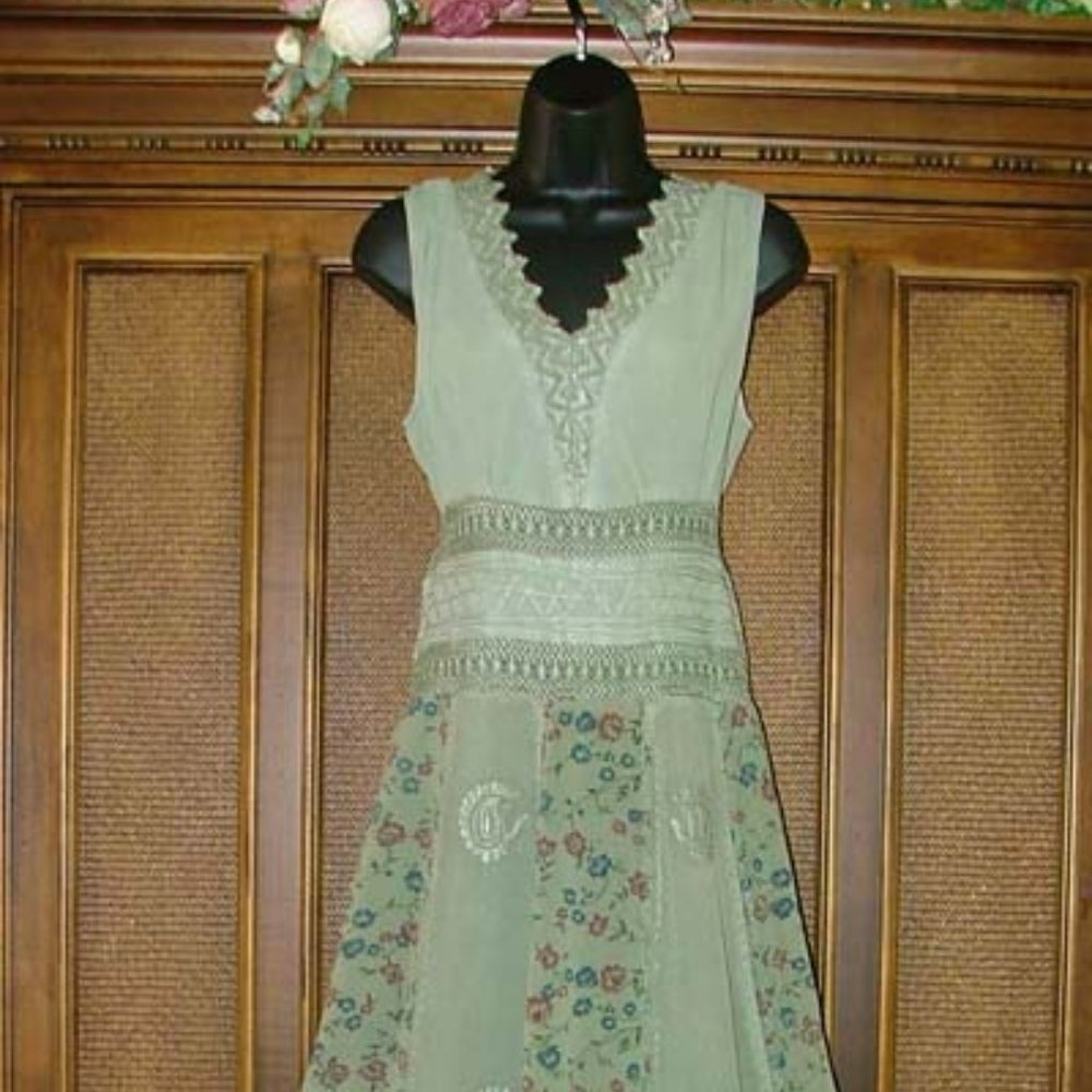 Gorgeous NWT Gypsy Twirlly Dress Sage Greens-
